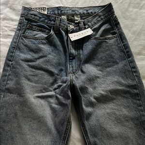 PacSun Blue Relaxed Jeans with Vintage-Inspired Wash. brand new . Tag in
